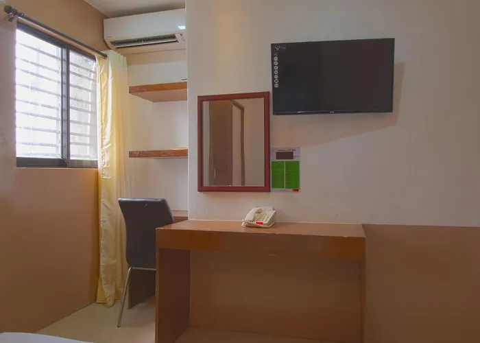 Hotel Vaccinated Staff-oyo 673 Mambaling 2 2*
